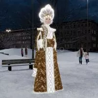Светодиодная фигура Снегурочка в золотой шубе