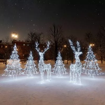 Новогодние фигуры «Олени в лесу»
